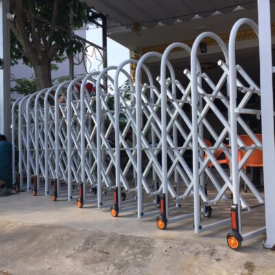 Cửa cổng xếp inox