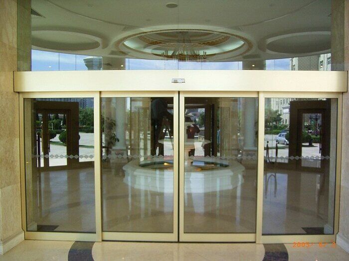 Những lưu ý khi sử dụng cửa mắt thần tự động